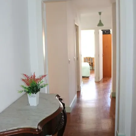 Armazem Vilaca - Ap. Pasteur * 科英布拉